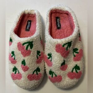 Pink Cherries bedroom slippers size 6/7